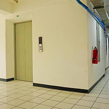 Oyo 91593 San San Rooms Apartment Gunung Putri Square Bogor Exterior foto