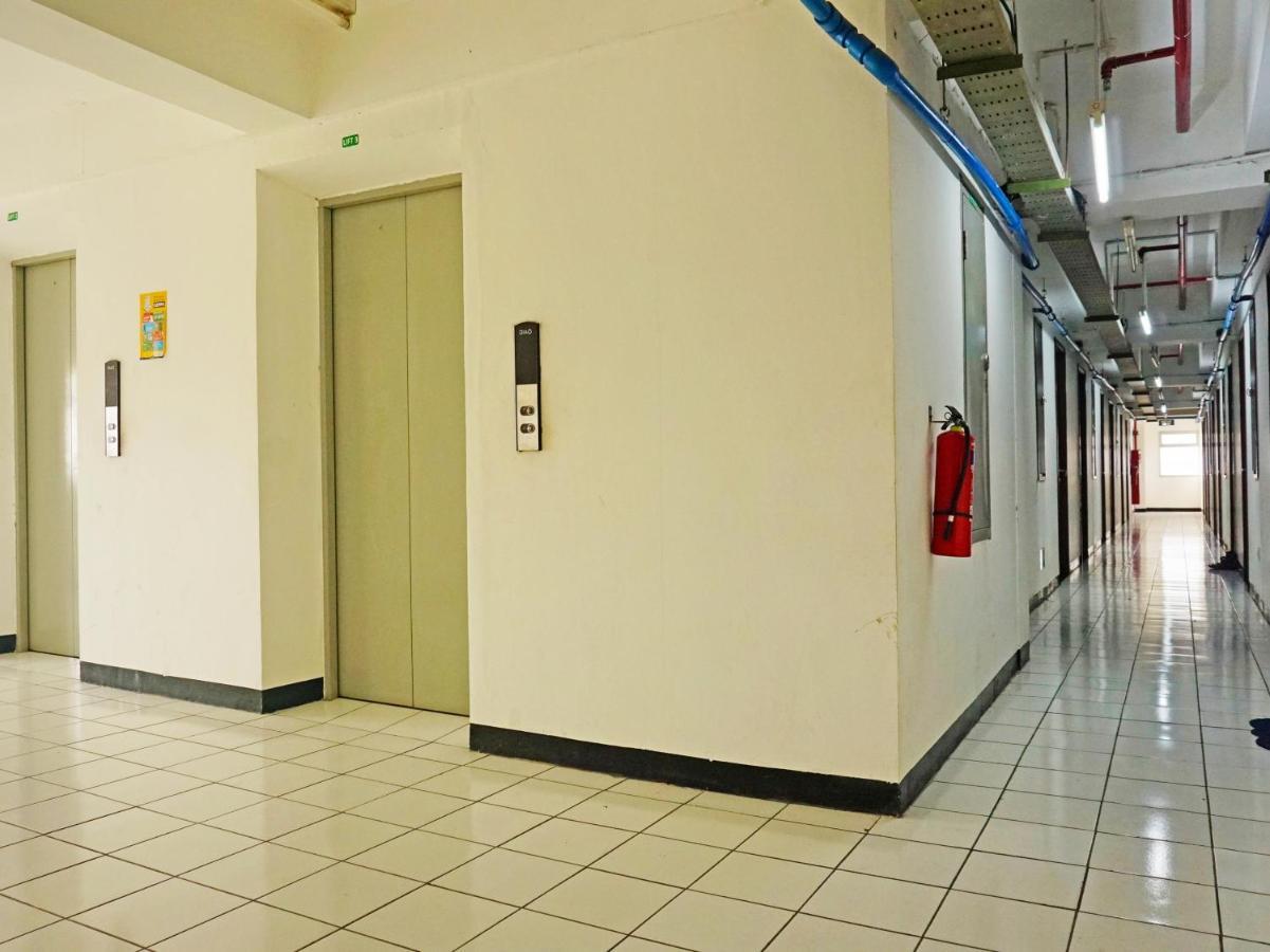 Oyo 91593 San San Rooms Apartment Gunung Putri Square Bogor Exterior foto