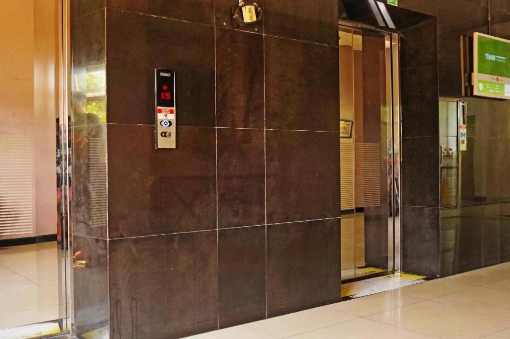 Oyo 91593 San San Rooms Apartment Gunung Putri Square Bogor Exterior foto