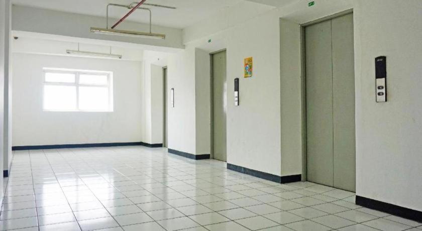 Oyo 91593 San San Rooms Apartment Gunung Putri Square Bogor Exterior foto